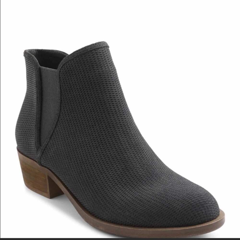 Kensie Gerona Gray Ankle Booties 8.5